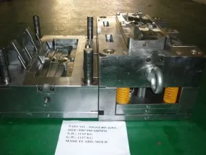 Piezas de moldeo por inyección de plástico de alta precisión de calidad superior