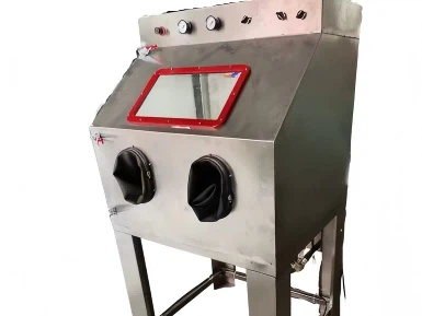 Figure 6-17: The mold cavity is placed in the sandblasting machine. Figure 6-17: The mold cavity is placed in the sandblasting machine.